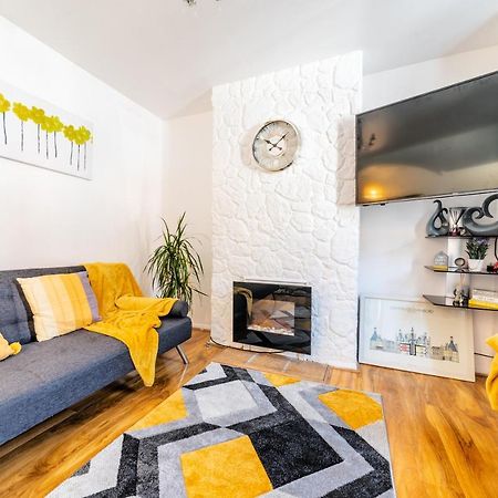 Stylish 3-Bed Terraced House With Wi-Fi Διαμέρισμα Τσάταμ Εξωτερικό φωτογραφία