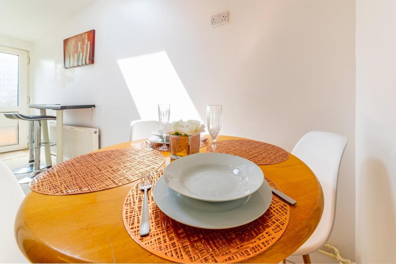 Stylish 3-Bed Terraced House With Wi-Fi Διαμέρισμα Τσάταμ Εξωτερικό φωτογραφία