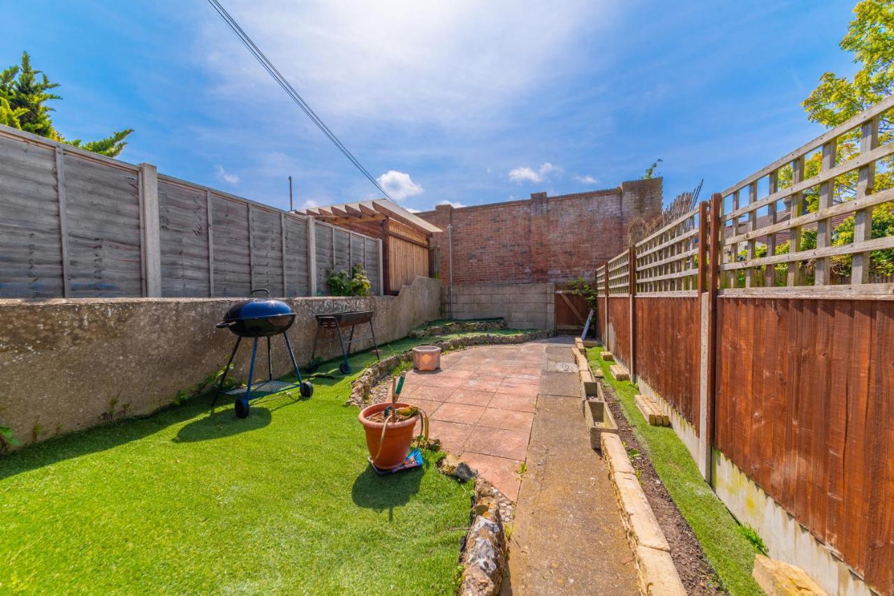 Stylish 3-Bed Terraced House With Wi-Fi Διαμέρισμα Τσάταμ Εξωτερικό φωτογραφία