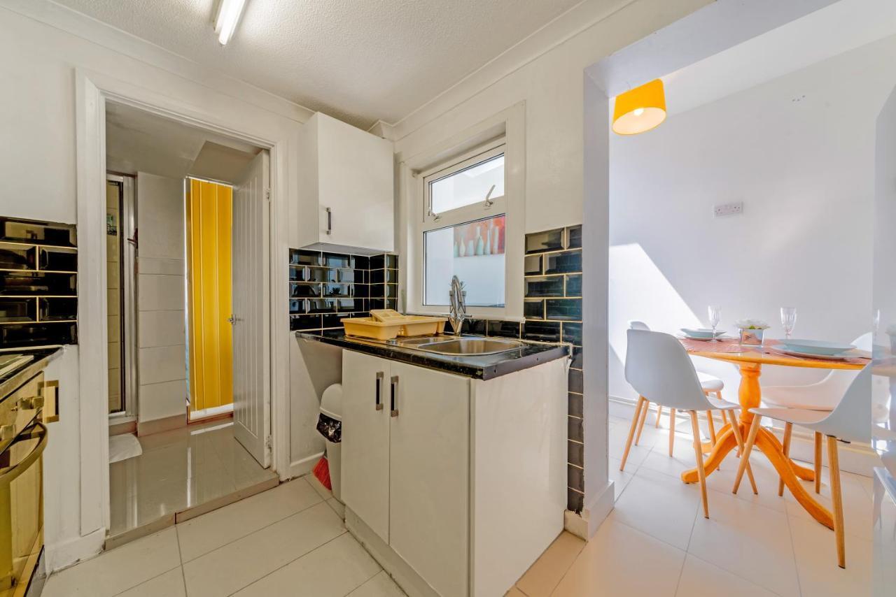 Stylish 3-Bed Terraced House With Wi-Fi Διαμέρισμα Τσάταμ Εξωτερικό φωτογραφία