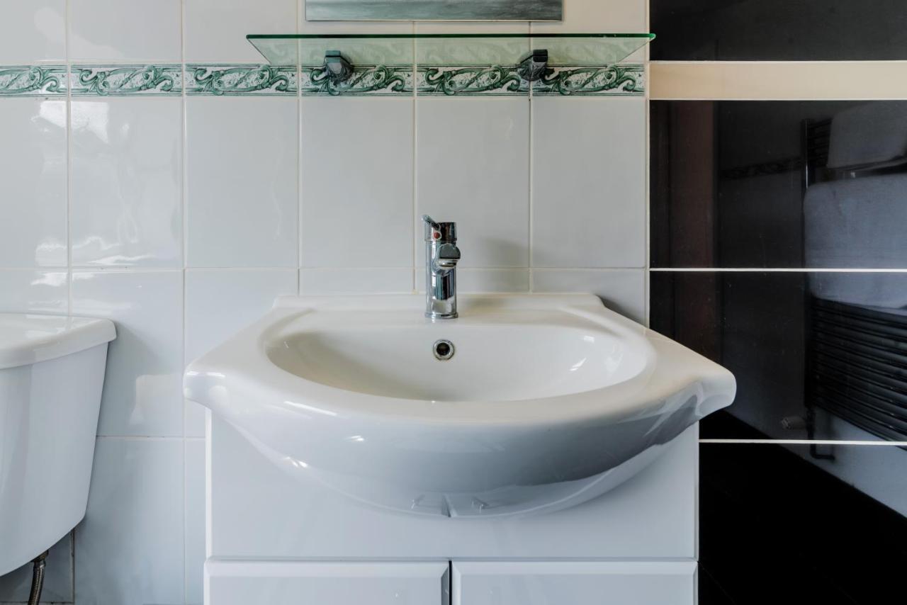 Stylish 3-Bed Terraced House With Wi-Fi Διαμέρισμα Τσάταμ Εξωτερικό φωτογραφία