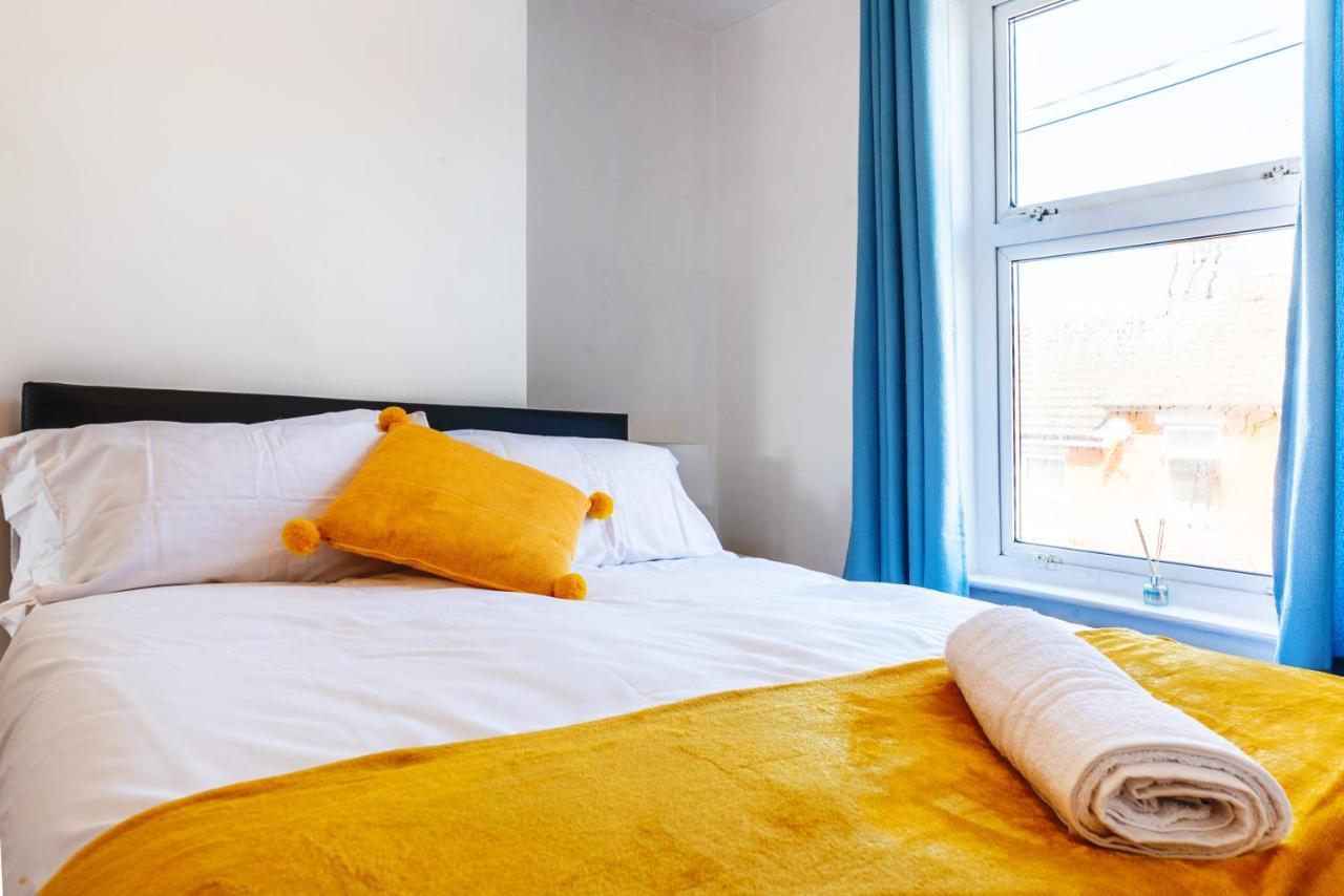 Stylish 3-Bed Terraced House With Wi-Fi Διαμέρισμα Τσάταμ Εξωτερικό φωτογραφία